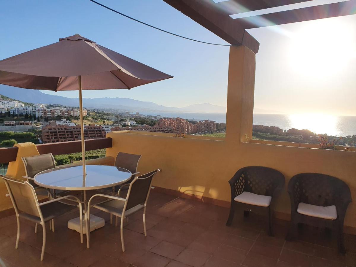 Seaview A Spectacular 3 Bed 3 Bathroom Penthouse Манилва Экстерьер фото
